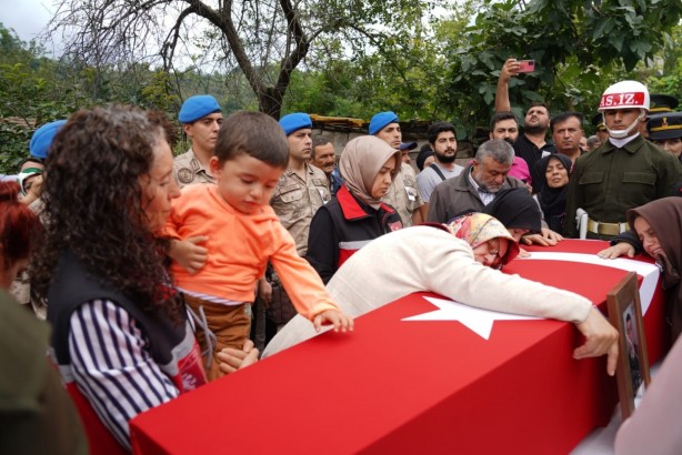 Foto - Helikopter kazası şehidi son yolculuğuna uğurlanıyor