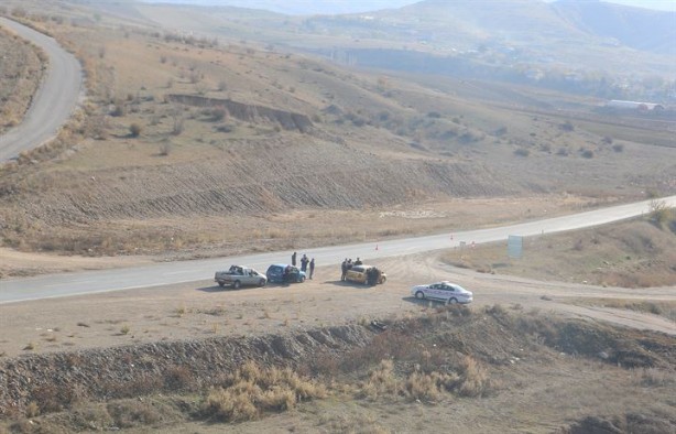 Foto - Helikoptere el sallayıp aracını kurtardı! Yer: Çorum