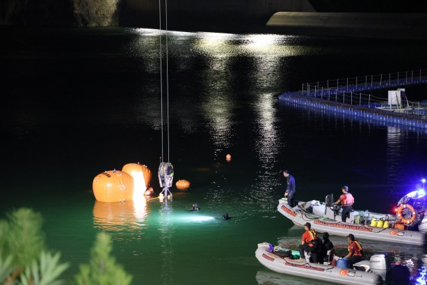 Foto - Helikopterin enkazı JAK ve SAK Timleri tarafından başarıyla çıkarıldı