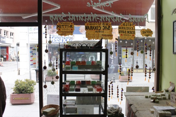 Foto - Hem adını verdi hem de uyardı: Saç dökülmesine karşı tartışmasız en etkili sabun!