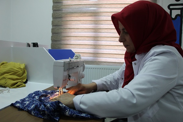 Foto - Hem çocuklar hem de kadınların yüzü güldü! Eski köy okulu gelir kapısı oldu