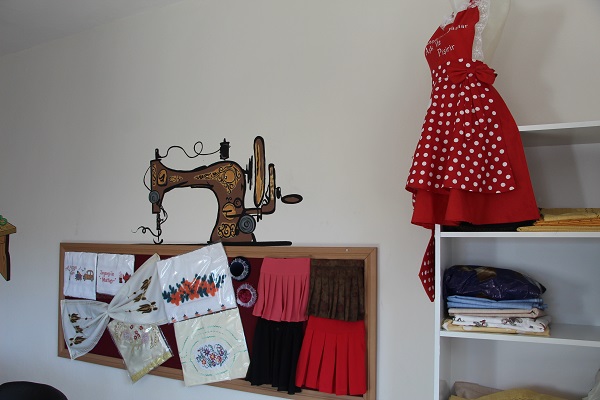 Foto - Hem çocuklar hem de kadınların yüzü güldü! Eski köy okulu gelir kapısı oldu