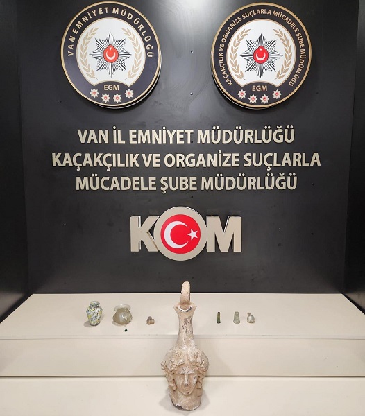 Foto - Hem de balya balya! Yakalanan kolinin içinden bakın ne çıktı