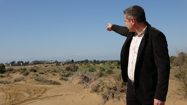 Foto - Hem doğaya hem tarihe zarar veriyorlar