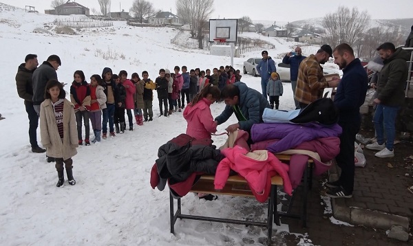 Foto - Hem kalpleri hem elleri ısındı! Hayatlarında ilk kez bu mutluluğu yaşadılar