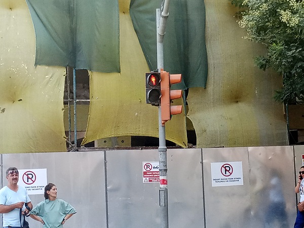 Foto - Hem kendilerini hem trafiği böyle tehlikeye atıyorlar