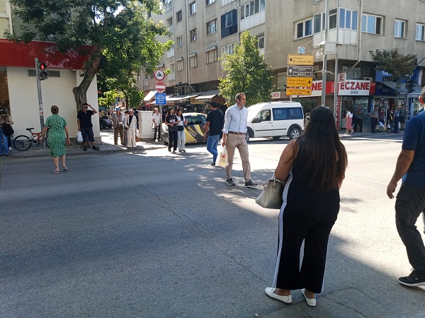 Foto - Hem kendilerini hem trafiği böyle tehlikeye atıyorlar