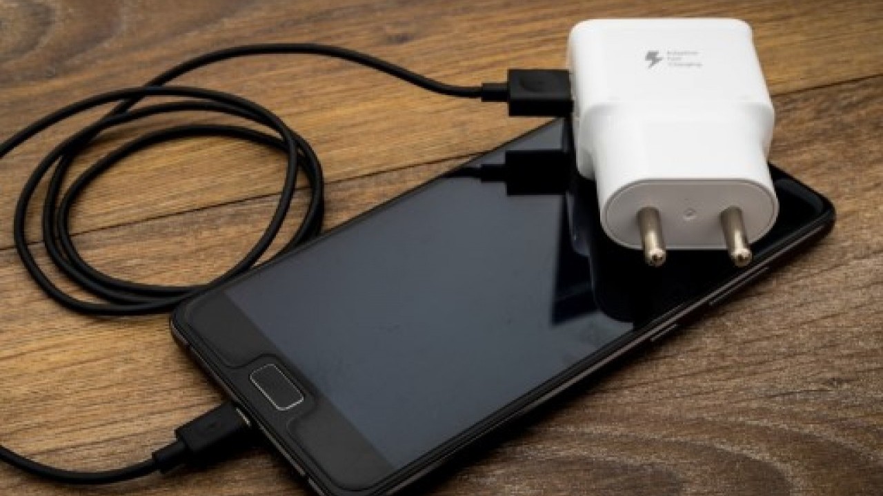 Foto - Hem malınız hem de canınız tehlikede: Telefonu şarja takarken bu hataya dikkat