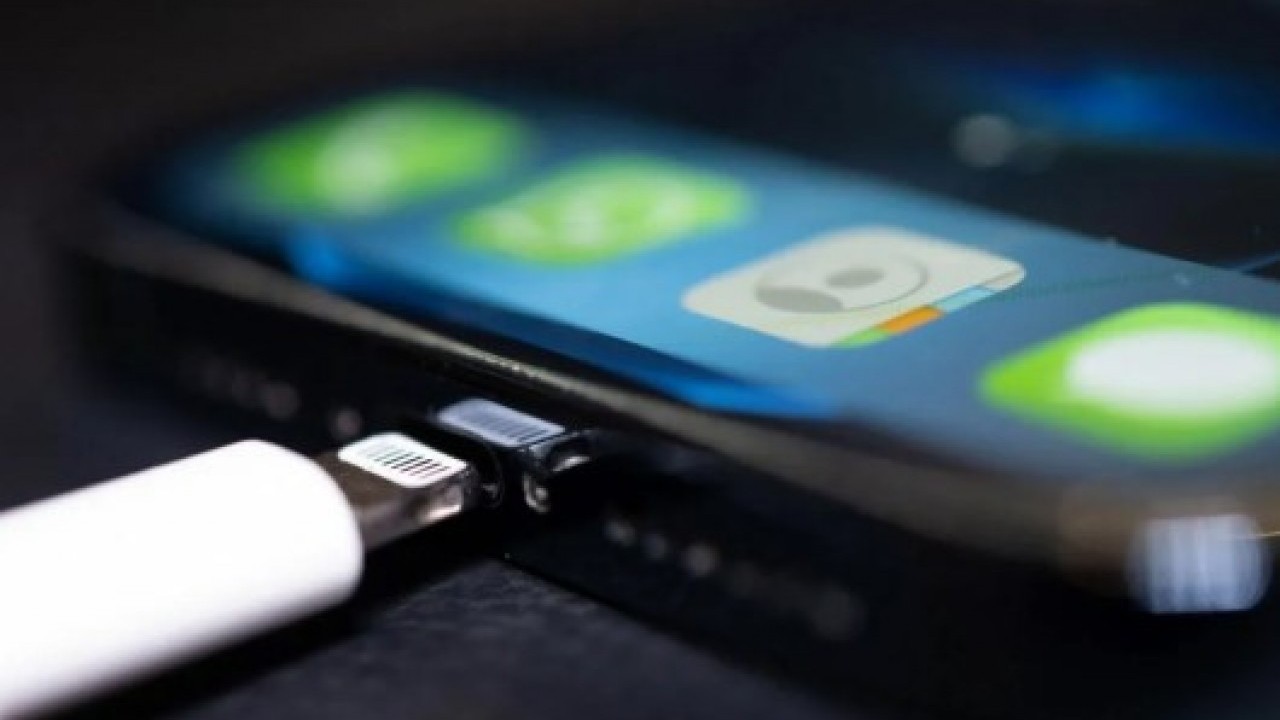 Foto - Hem malınız hem de canınız tehlikede: Telefonu şarja takarken bu hataya dikkat