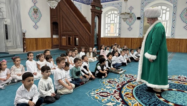 Foto - Hem öğreniyorlar hem eğleniyorlar: Müftüden çocuklara Nasreddin Hoca sürprizi!