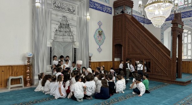 Foto - Hem öğreniyorlar hem eğleniyorlar: Müftüden çocuklara Nasreddin Hoca sürprizi!