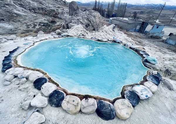 Foto - Hem ruha hem bedene şifa veriyor | Dört mevsim boyunca burada su soğumuyor! 
