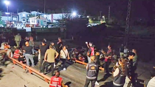 Foto - HEM SUÇLULAR, HEM GÜÇLÜLER... ALIKOYMALARI KENDİLERİNE HAK GÖRDÜLER... POLONEZ’DE SENDİKA ZORBALIĞI