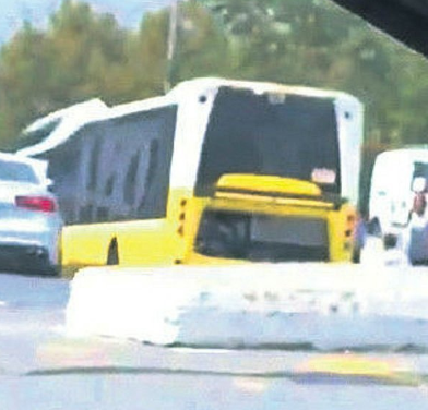 Foto - Hem yanıyor hem soyuluyor! Adrese teslim ihaleler İETT'yi çökertti