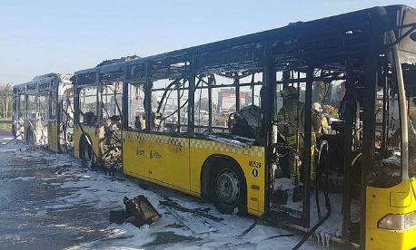 Foto - Hem yanıyor hem soyuluyor! Adrese teslim ihaleler İETT'yi çökertti