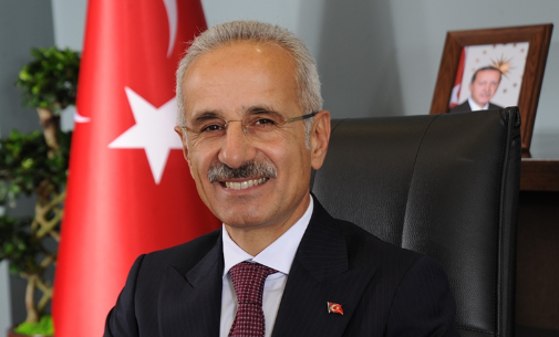 Hem yeni otoyol hem SHT! İstanbul-Ankara arası hızlanacak! Bakan Uraloğlu'ndan heyecanlandıran açıklamalar