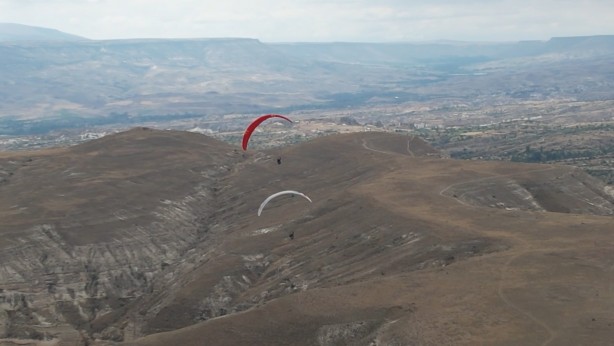 Hem yeryüzünde, hem gökyüzünde yarıştılar