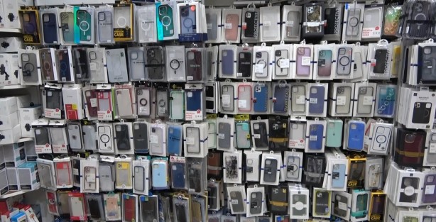 Foto - Hemen hemen herkesin cebinde! Telefon kılıflarında büyük tehlike