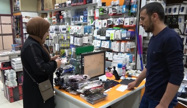 Foto - Hemen hemen herkesin cebinde! Telefon kılıflarında büyük tehlike