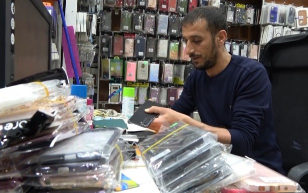 Foto - Hemen hemen herkesin cebinde! Telefon kılıflarında büyük tehlike