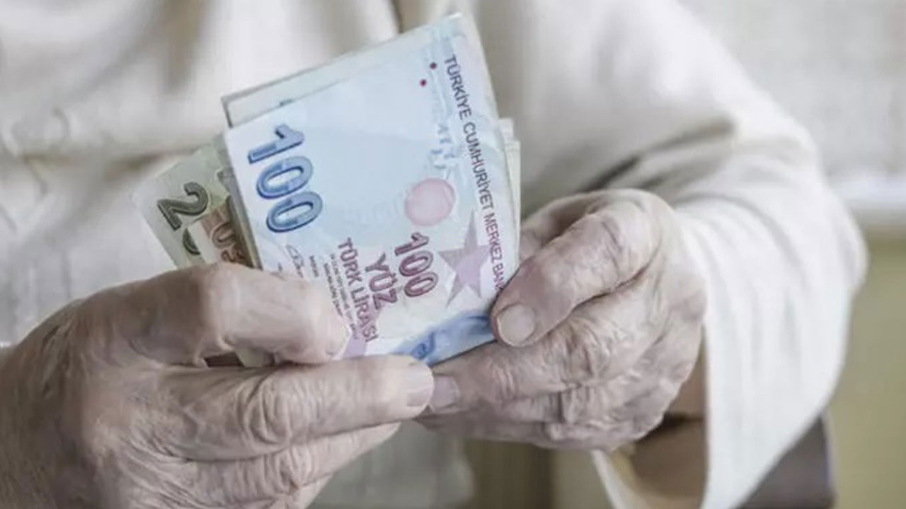 Foto - Hemen kontrol edin! Çoktan emekli olmuş olabilirsiniz, prim yaşını boşu boşuna beklemeyin