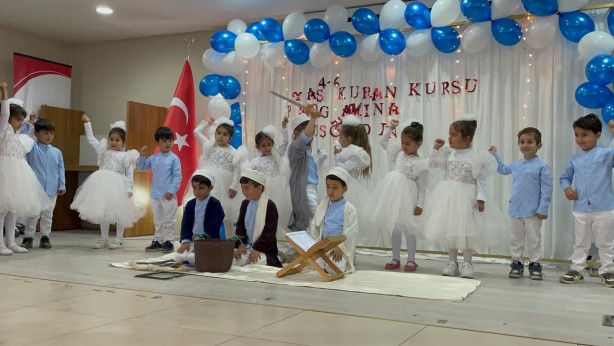 Foto - Henüz onlar 4 yaşında! Kur'an-ı Kerim sevgisiyle 80 minik öğrenciden büyük başarı! 