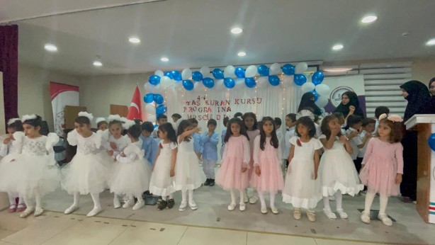 Foto - Henüz onlar 4 yaşında! Kur'an-ı Kerim sevgisiyle 80 minik öğrenciden büyük başarı! 