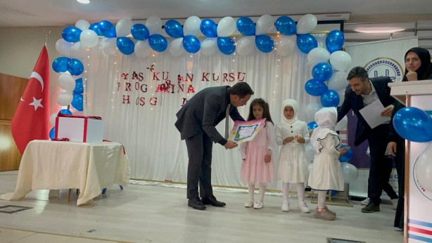 Foto - Henüz onlar 4 yaşında! Kur'an-ı Kerim sevgisiyle 80 minik öğrenciden büyük başarı! 