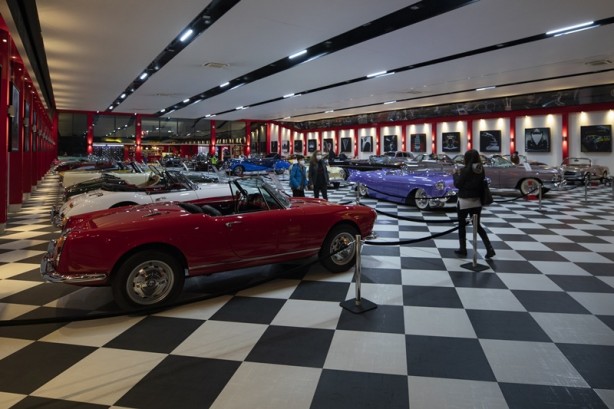 Foto - Hepsi birbirinden ilginç Bu otomobiller sokakta yok