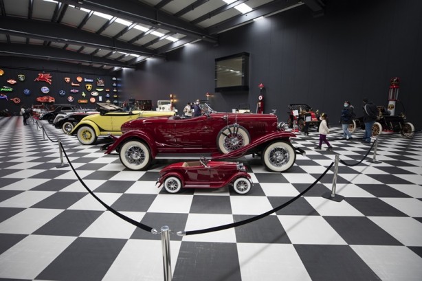 Foto - Hepsi birbirinden ilginç Bu otomobiller sokakta yok