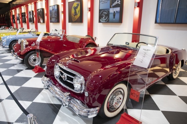 Foto - Hepsi birbirinden ilginç Bu otomobiller sokakta yok