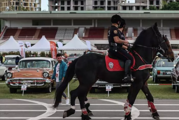 Hepsi birbirinden ilginç! Otomobil tutkunları bakmaya doymuyor