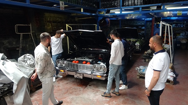 Foto - Hepsine gözü gibi bakıyor! Bu garajda bir servet var