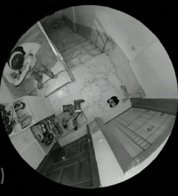 Foto - Hepsini tek tek kokladı | Hırsızdaki cesarete bakın!