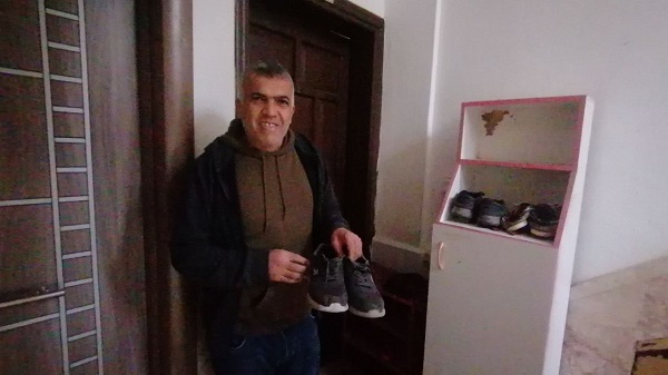 Foto - Hepsini tek tek kokladı | Hırsızdaki cesarete bakın!