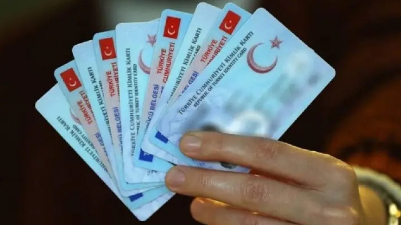 Foto - Her 73 kişiden biri aynı: İşte en çok kullanılan 10 soyadı!