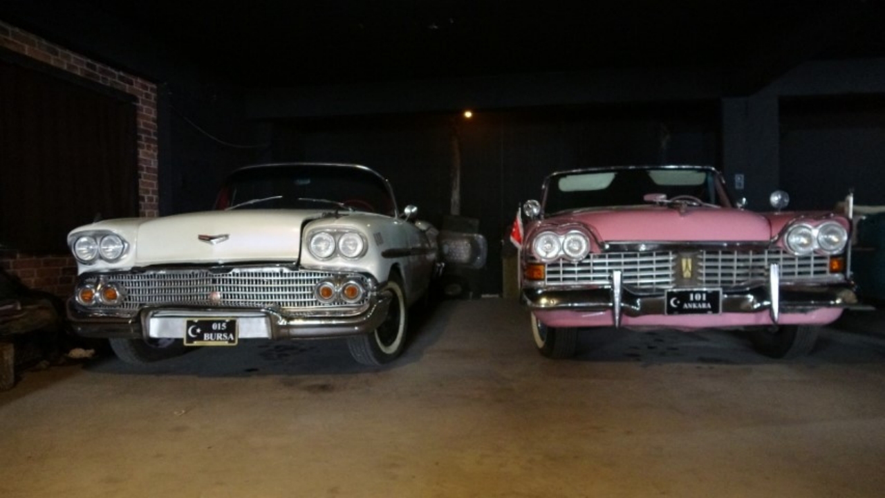 Foto - Her biri servet değerinde... 30 yıl yaşadığı ABD’den döndü, 12’sini yanında getirdi! 4 katlı evinin birinci katında saklıyor