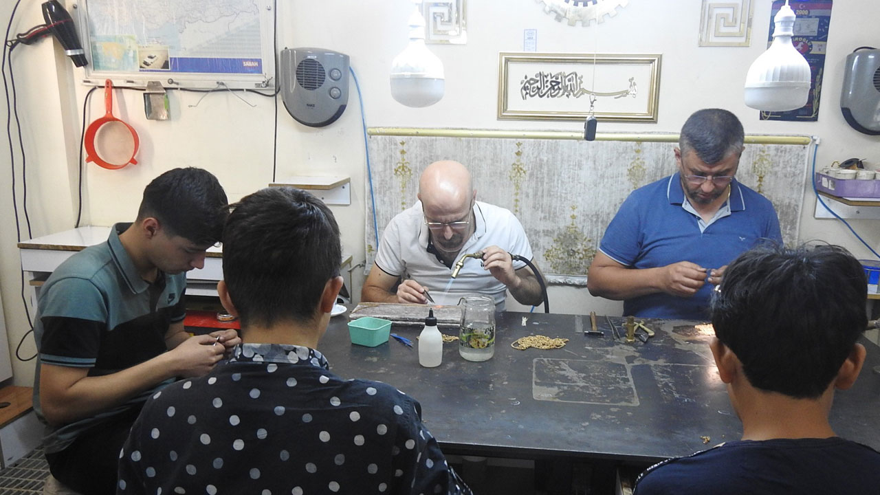 Foto - Her biri zanaat öğreniyor! ‘Altın bilezik’ deyimi sözde kalmadı