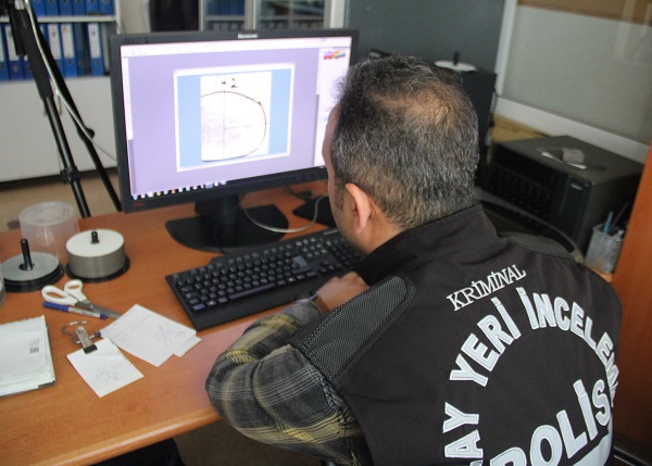 Foto - Her detay titizlikle inceleniyor! Delillerden suçluya böyle ulaşılıyor