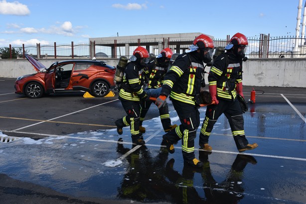 Foto - Her geçen gün sayıları artıyor! İtfaiyecilerden dikkat çeken tatbikat