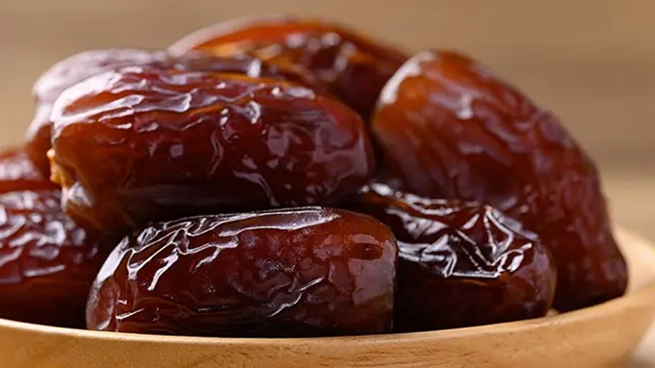 Her gün 3 hurma yiyenin başına bunlar geliyor: Öyle bir şey ki zarar vermiyor! Bunu yaparsanız bakın ne olacak