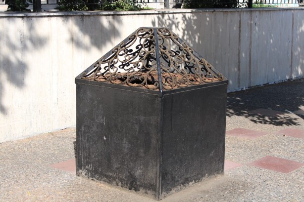 Foto - Her gün binlerce kişi yanından geçiyor! Kimse ne olduğunu bilmiyor