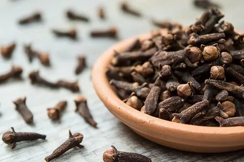 Foto - Her gün bir bardak suya karanfil atıp içersek ne olur?