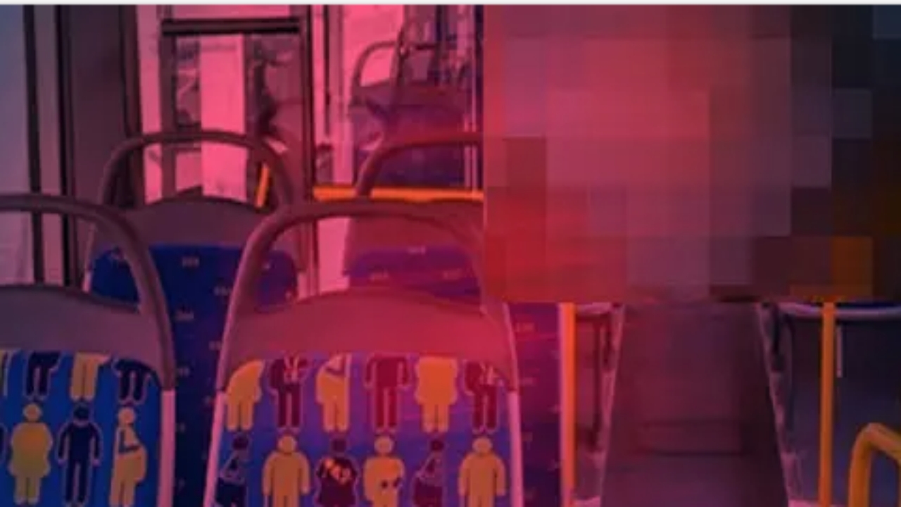 Her gün milyonlarca insan kullanıyor! Belediye otobüsü koltuklarının içinden çıkan olay oldu! Görünce bir daha asla oturmak istemeyeceksiniz 