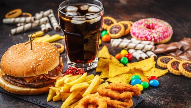 Foto - Her gün severek tükettiğimiz gıdaların hormonları bozduğu kanıtlandı