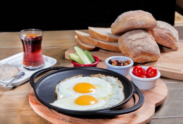 Foto - Her gün tüketiyoruz ama… Haşladığınız yumurta bu renkse büyük sıkıntı var!