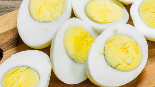 Foto - Her gün tüketiyoruz ama… Haşladığınız yumurta bu renkse büyük sıkıntı var!