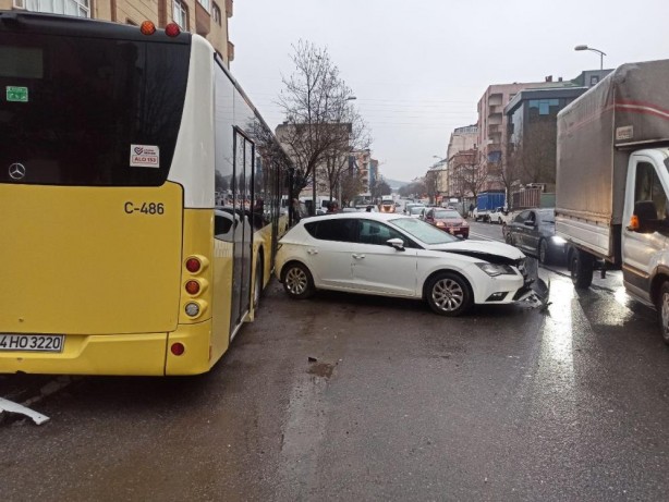 Foto - Her gün yenisi geliyor! Ekrem'in otobüsleri çarpmadan duramıyor