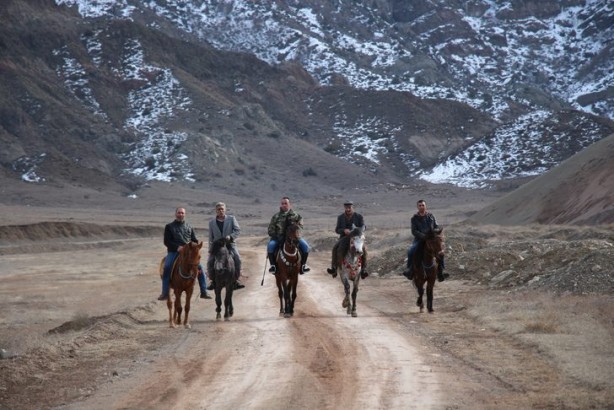 Foto - Her kar yağdığında bunu yapıyorlar! Kaşık kaşık yediler