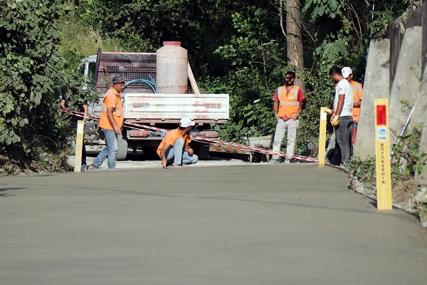 Foto - Her mevsim ayrı güzel! Bu güzellik için kilometrelerce yol yürüyorlar